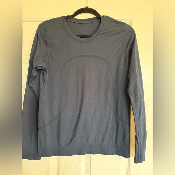 Lululemon Athletica Swiftly Relaxed Long Sleeve Shirt Hip Length True Navy - Picture 3 of 5